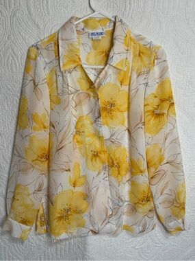 Blair Yellow Floral Button Down Blouse Long Sleeve 
Size Small